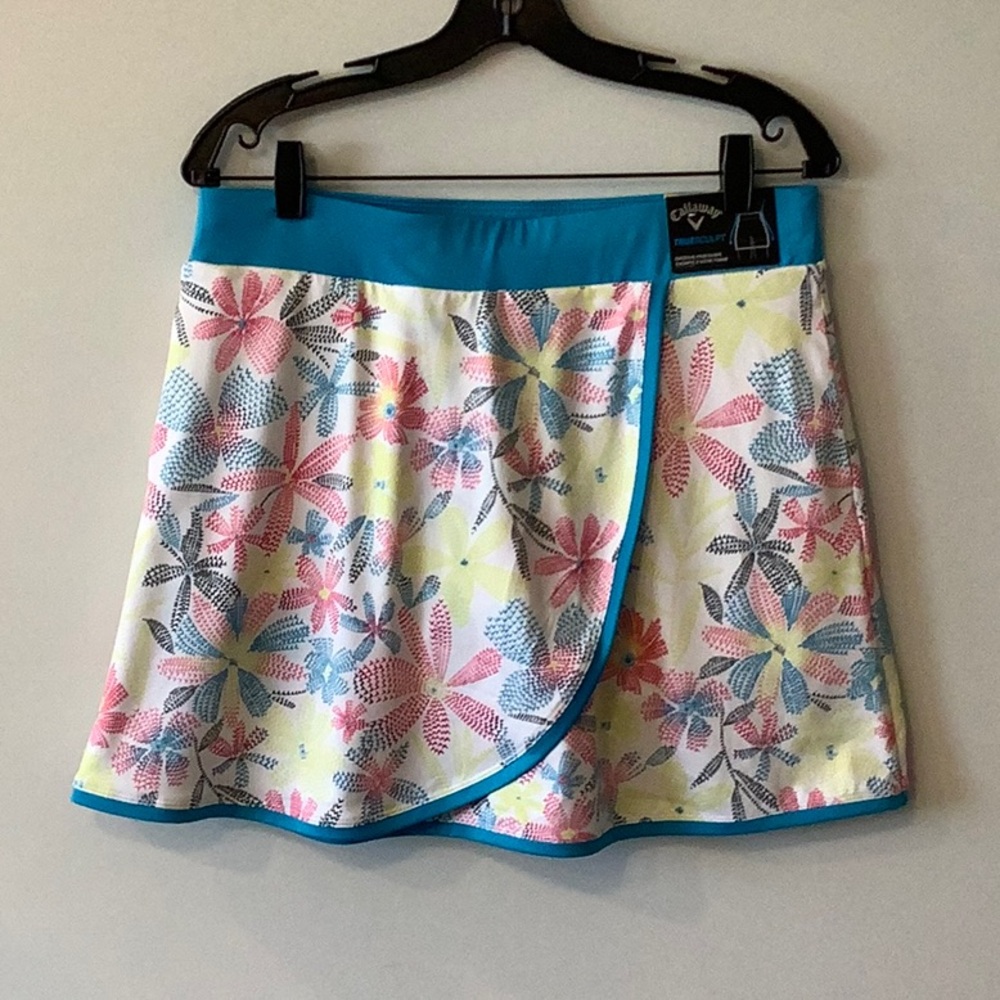 Callaway Golf Skirt with Blue and Multicolor Pattern, size M - FTTS
